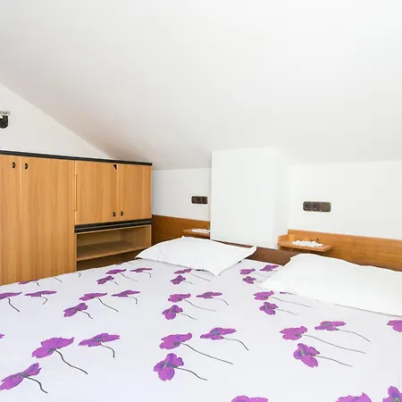 Seaside With A Swimming Pool Okrug Gornji, Ciovo - 11374 Apartman